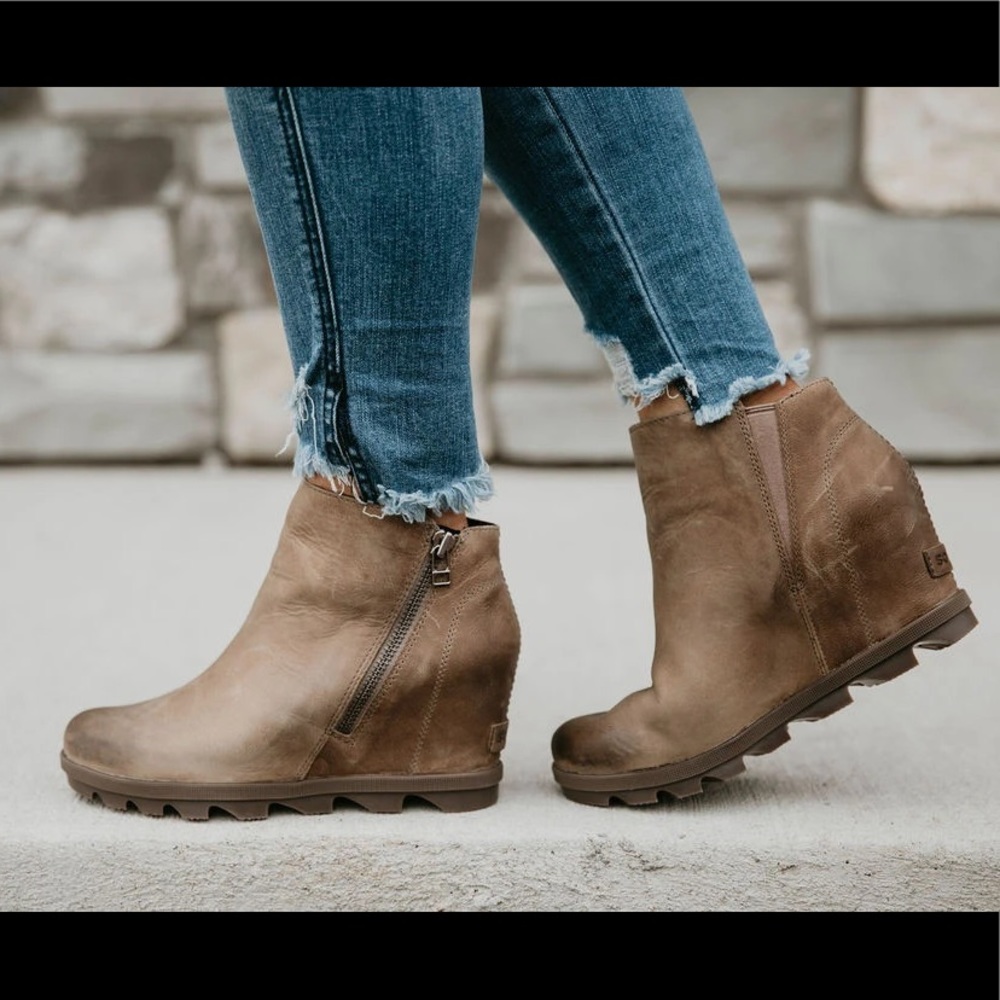 Sorel Joan of arctic wedge zip ii ash brown 8.5